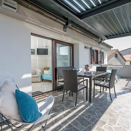 Rukavina نجيفيش